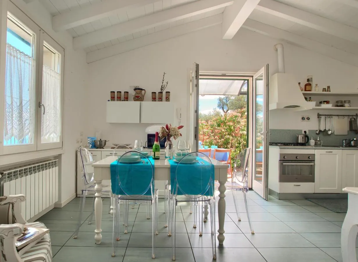 Holiday home Casa Con Piscina, Vista Mare, Patio Privato, Ac, Posto Auto E Wi-Fi Villa Imperia